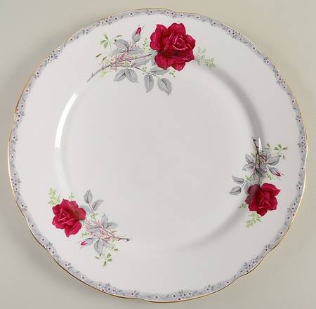 Roses To Remember (Scalloped) Dinner Plate