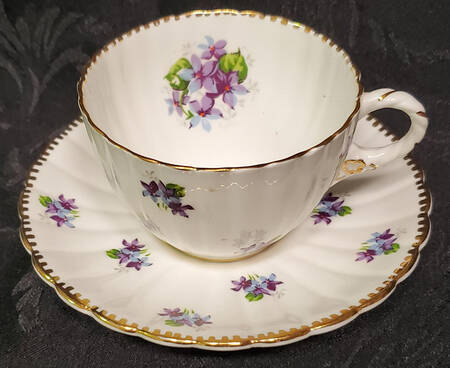 Sweet Violets (Not Embossed, Gold Drops Edge) Flat Cup & Saucer Set