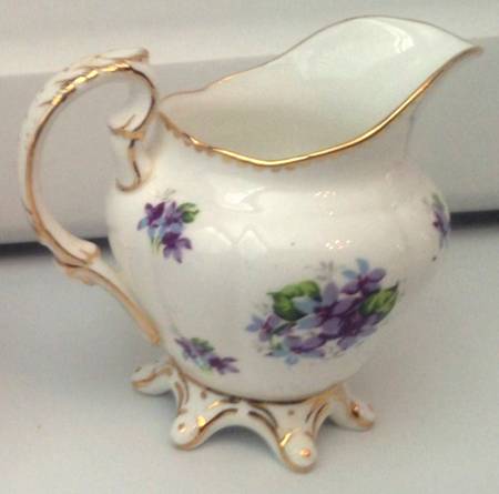 Sweet Violets (Not Embossed, Gold Drops Edge) Creamer