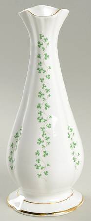 Trellis Shamrock (Ribbed, Fluted) 8" Bud Vase