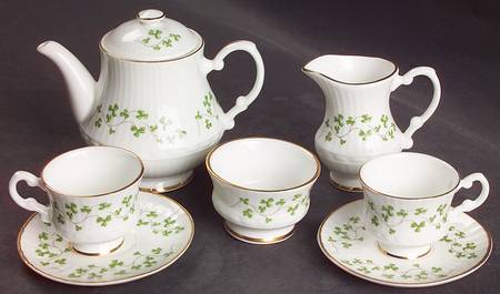 Trellis Shamrock (Ribbed, Fluted) (8 Piece) Child's Tea Set