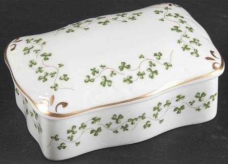 Trellis Shamrock (Ribbed, Fluted) Rectangular Box with Lid