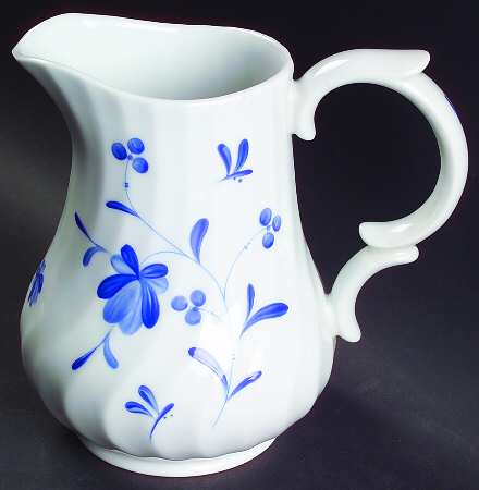 Blue Bow 32 Oz Pitcher