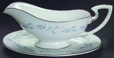 Bridal Wreath Gravy Boat & Underplate