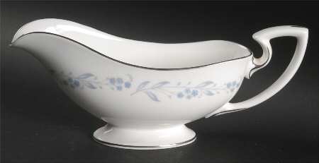 Bridal Wreath Gravy Boat