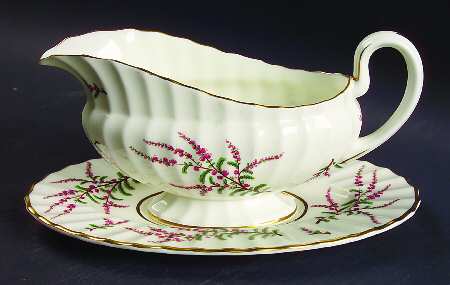 Dunrobin Gravy Boat & Underplate