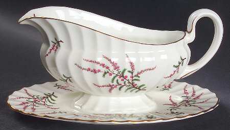 Dunrobin Gravy Boat with Attached Underplate