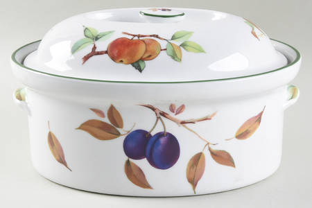 Evesham Vale 2.5 Quart Oval Covered Casserole
