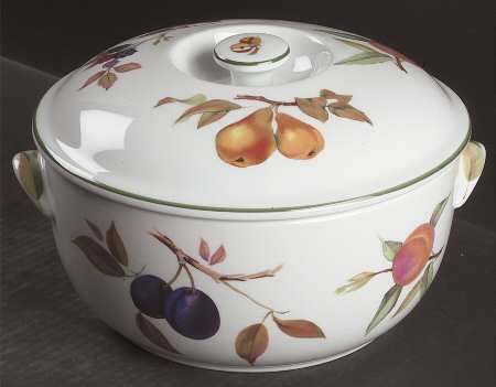 Evesham Vale 3 Quart Round Covered Casserole by Royal Worcester