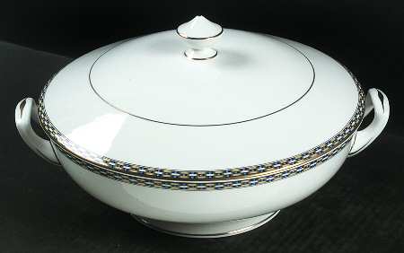 Francesca Round Covered Vegetable