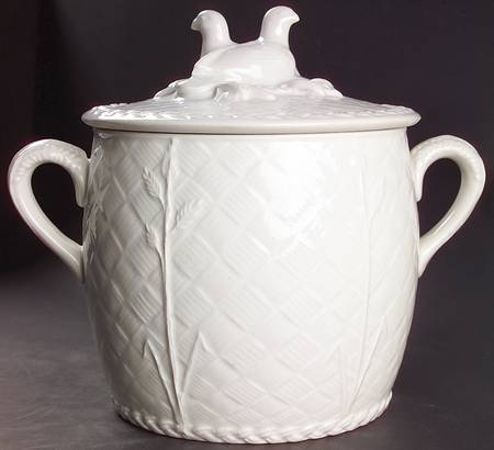Gourmet (Embossed) Bean Pot & Lid
