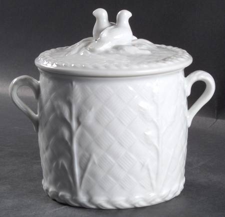 Gourmet (Embossed) Handled Marmite & Lid