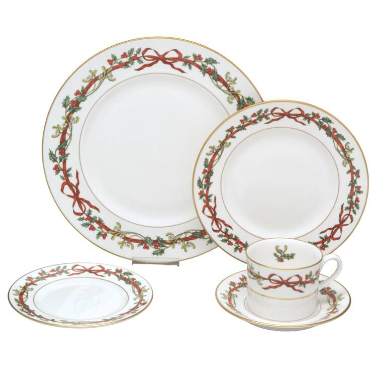 Holly Ribbons 40 Piece Estate Set