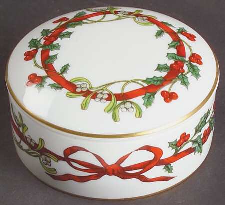 Holly Ribbons Round Box & Lid