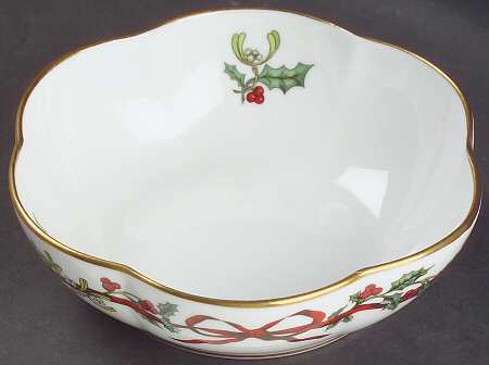 Holly Ribbons 5" Round Scalloped Dish