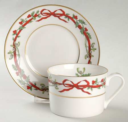 Holly Ribbons Flat Cup & Saucer Set