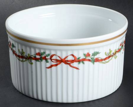 Holly Ribbons 7" Souffle
