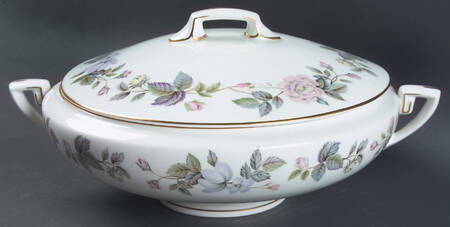 June Garland Round Covered Vegetable