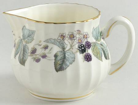 Lavinia (White Body, Bone) Creamer