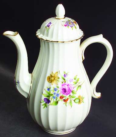 Roanoke Cream Coffee Pot & Lid