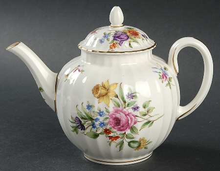 Roanoke Cream Mini Teapot & Lid