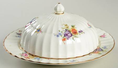 Roanoke Cream Round Covered Butter