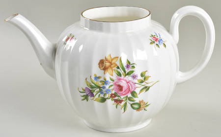 Roanoke White Teapot No Lid