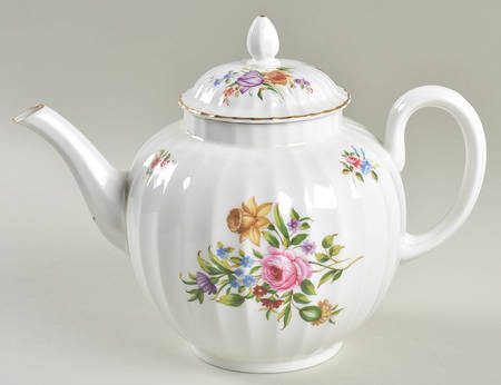 Roanoke White Teapot & Lid
