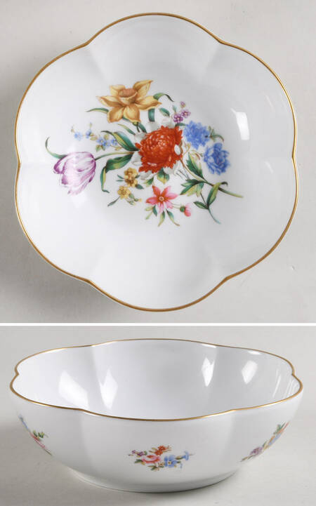 Roanoke White 6" Round Scalloped Dish