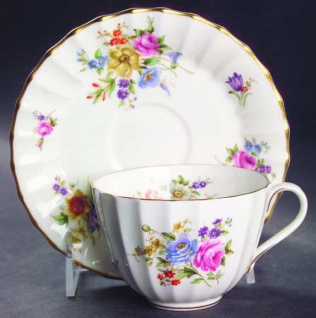 Roanoke White Flat Cup & Saucer Set