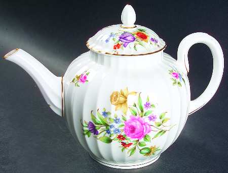 Roanoke White Small Teapot & Lid