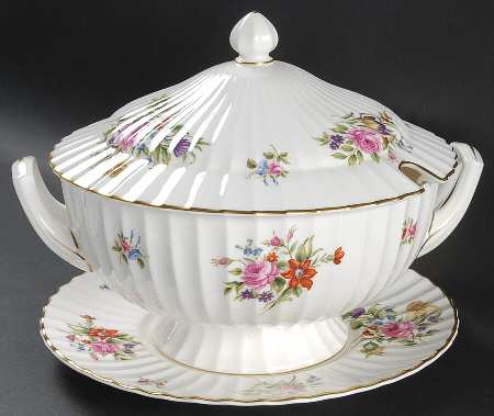 Roanoke White Tureen & Lid w/Underplate