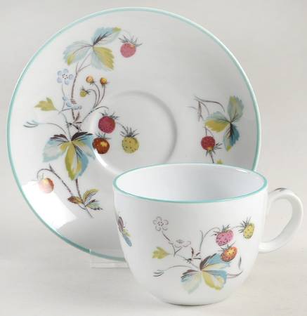 Strawberry Fair (Oven To Table, Bluetrim) Flat Cup & Saucer Set