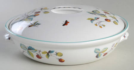 Strawberry Fair (Oven To Table, Bluetrim) 10" Round Entree Dish & Lid