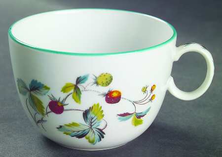 Strawberry Fair (Oven To Table, Bluetrim) Oversized Cup