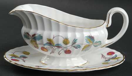 Strawberry Fair (Bone, Rim, Fluted, Gold) Gravy Boat & Underplate