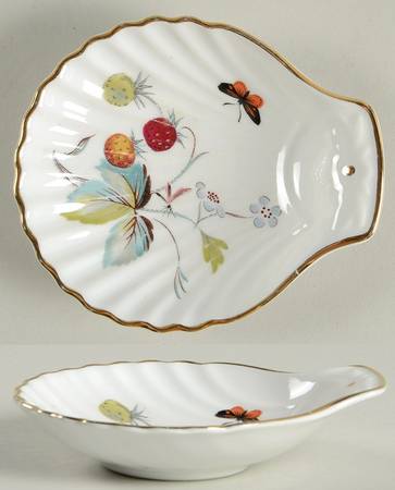 Strawberry Fair (Bone, Rim, Fluted, Gold) Small Shell Shaped Dish