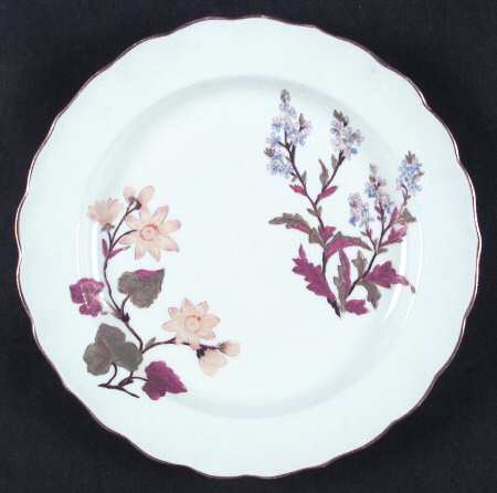 W1701 (Scalloped) by Royal Worcester