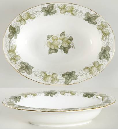 The Worcester Hop 10" Oval Vegetable Bowl