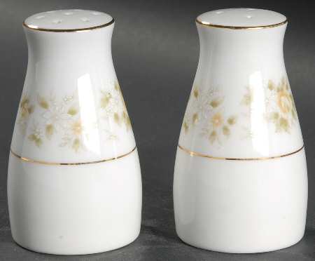 Caroline Salt & Pepper Set