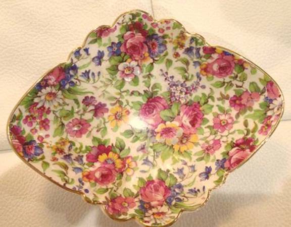 Summertime (Pre 1960, Cream Background, Gold Trim) 5" Oval Nut Dish