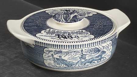 Currier and Ives Blue 1.25 Qt Round Covered Casserole