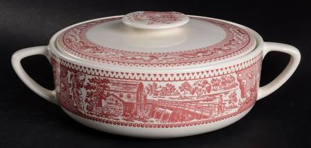 Memory Lane Pink 1.25 Qt Round Covered Casserole