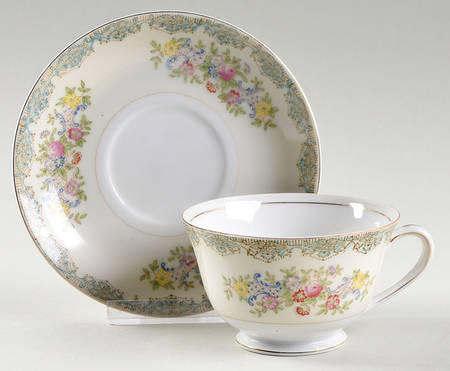 Danbury Footed Cup & Saucer Set