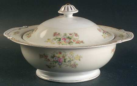 Milford Round Covered Vegetable by Royal York (Japan)