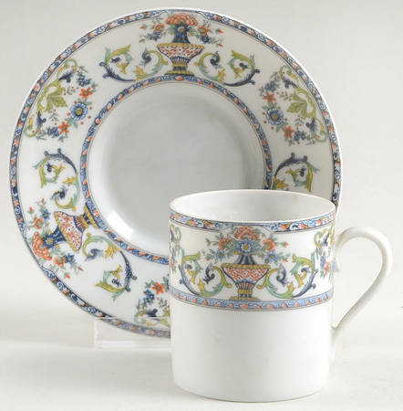Medicis Flat Demitasse Cup & Saucer Set