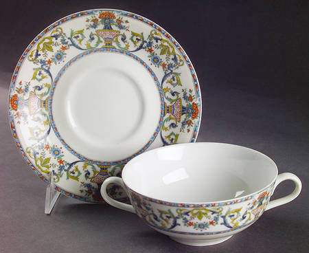 Medicis Flat Cream Soup Bowl & Saucer Set