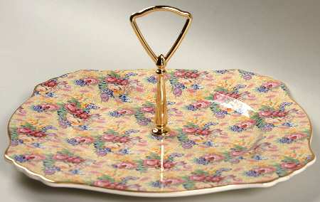 Welbeck (Earthenware, Intro 1995) Round Serving Plate with Handle (DP)