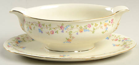 8754 Gravy Boat with Attached Underplate