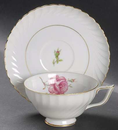 974 Footed Cup & Saucer Set